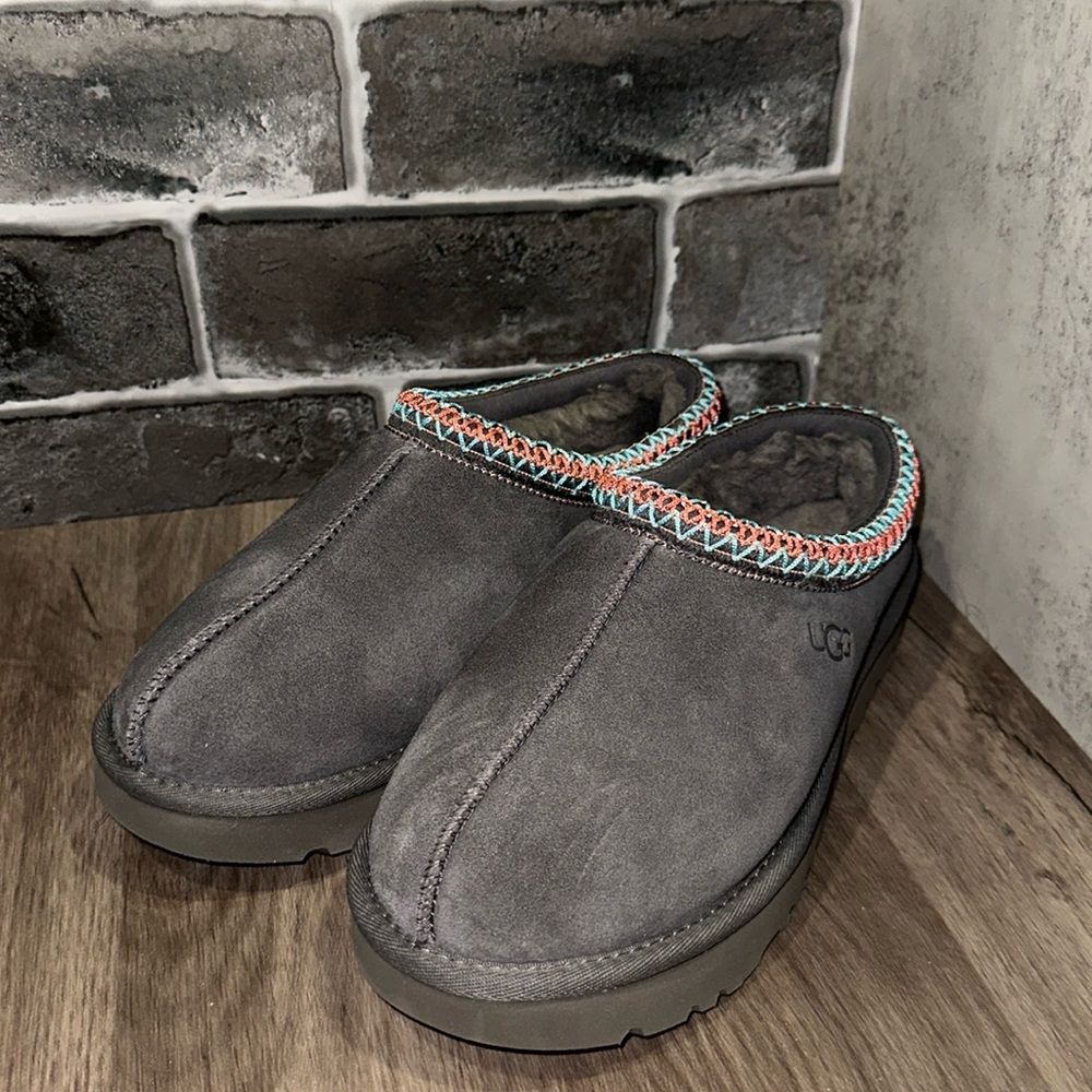 NWOT Ugg Tasman Slippers Women’s Size 9